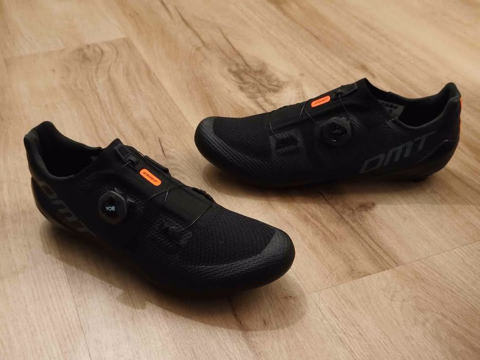 Sapatos de estrada DMT KR3