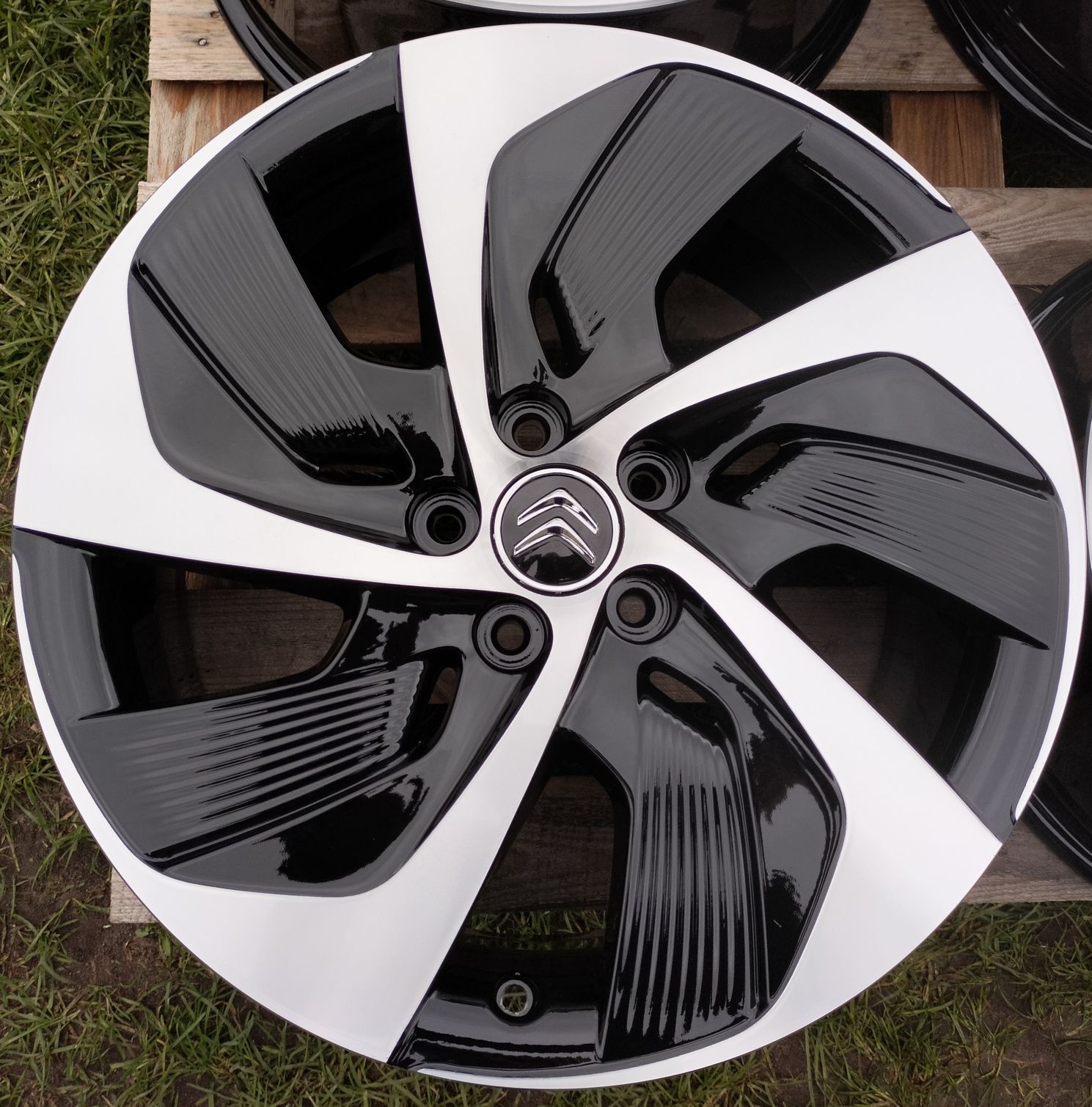 Felgi Oryginał Citroen C5 C6 Jumpy C4 Picasso Grand 7,5Jx18 ET54 5x108