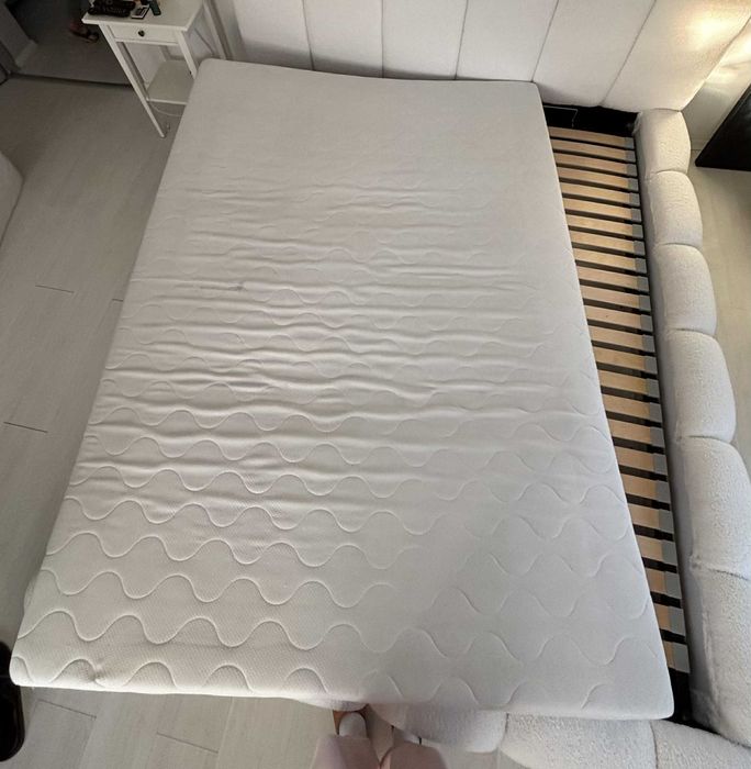 Łóżko solidne metalowe czarne +materac 140