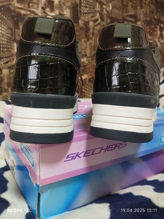 Текстиль+еко шкіра.