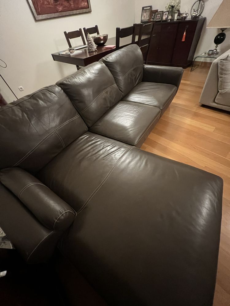 Sofá com chaise longue