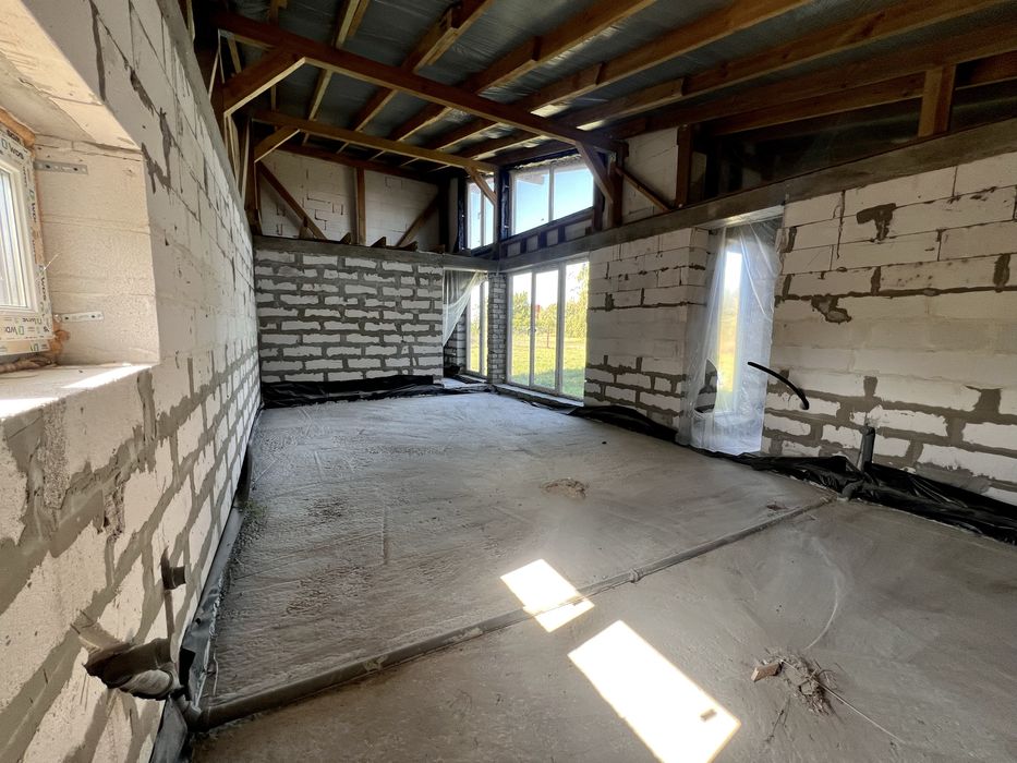 Елітна дача біля річки та лісу з новим будинком «Фотон»