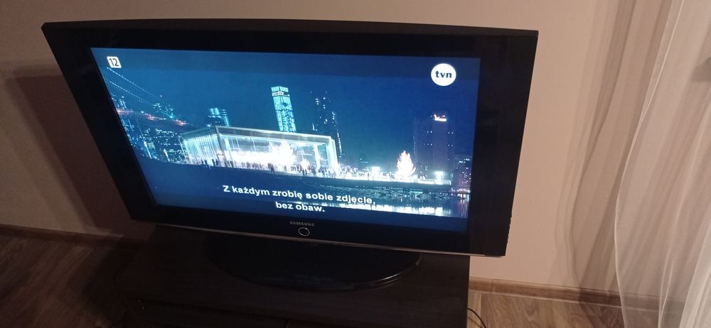 TV Samsung LED 37"