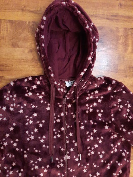 Pajac zimowy piżama kombinezon w gwiazdki z kapturen Vrs Woman S