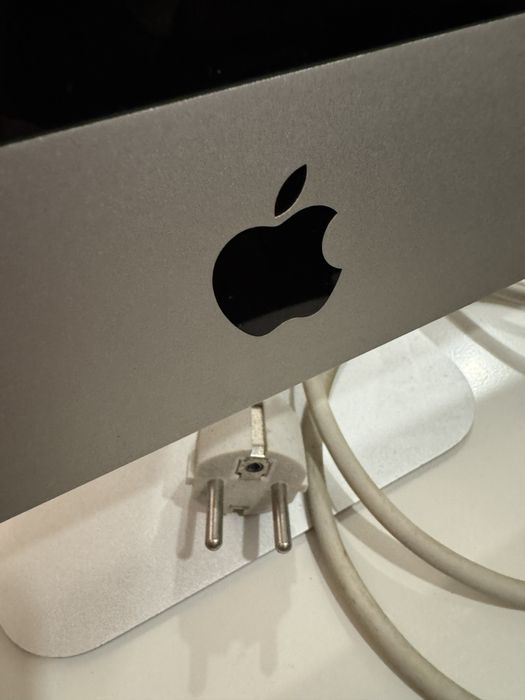 Imac 21 2010 para peças, sem HD