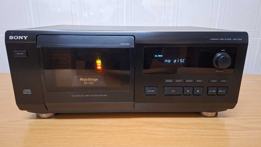 Sony CDP-CX50 50+1 disco, CD com controlo remoto