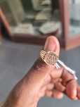 Anel de ouro novo