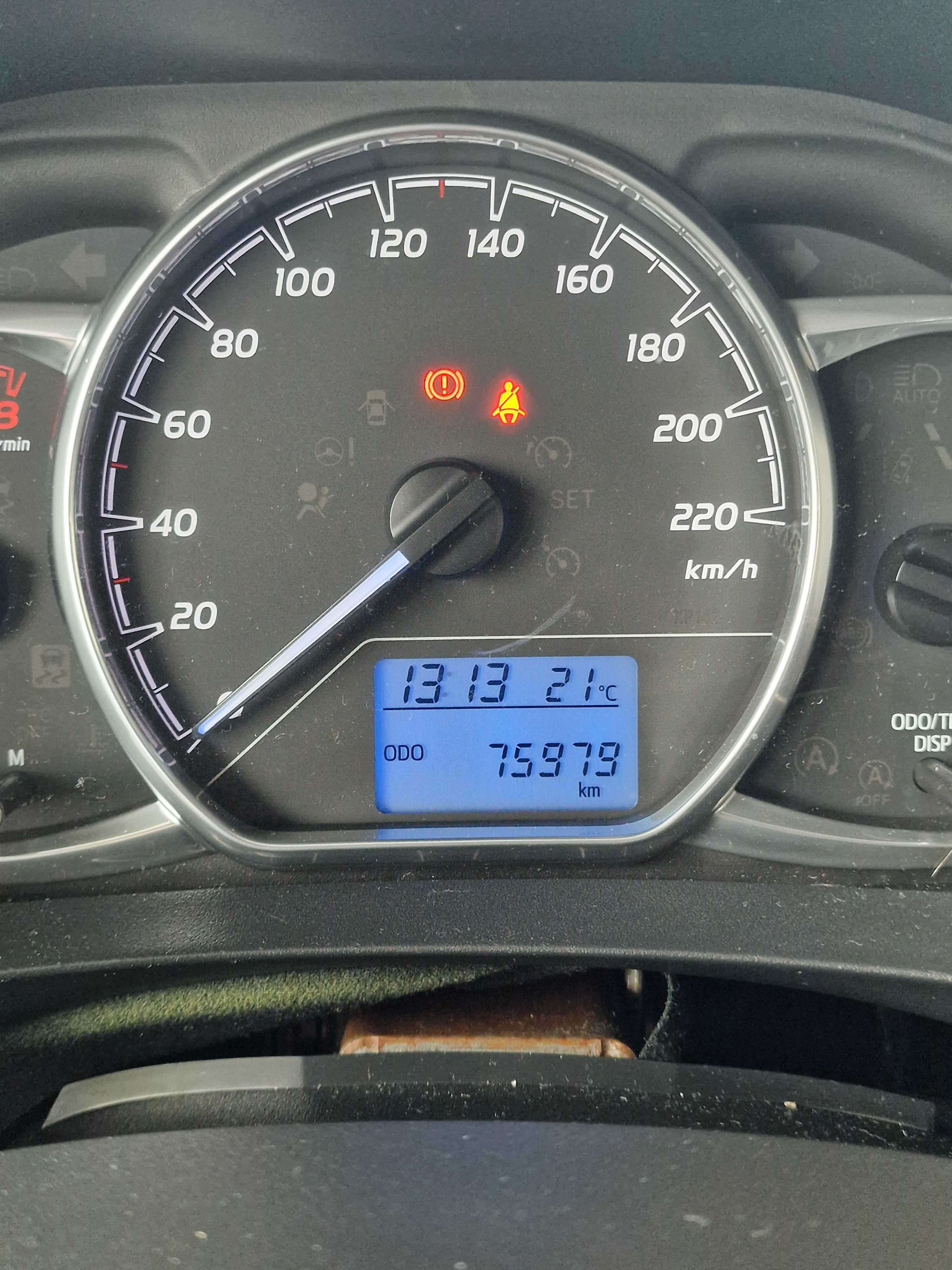 Toyota Yaris  1.0 Gasolina ano 2019, com 76.000 km reais