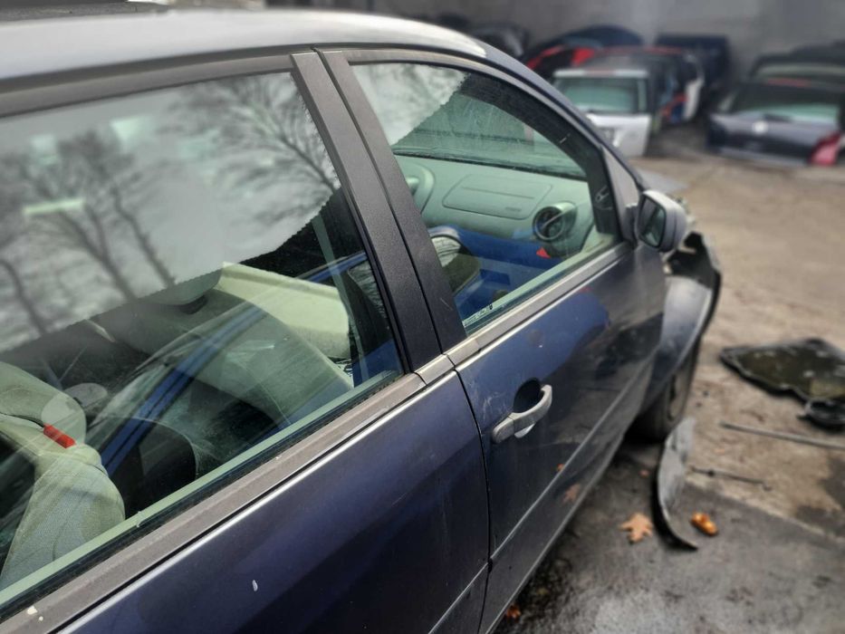 Szyba boczna Ford Fiesta mk6