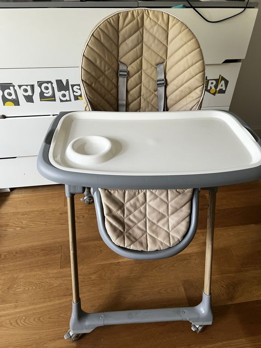 Krzeselko do karmienia Kinderkraft na kółkach POLECAM