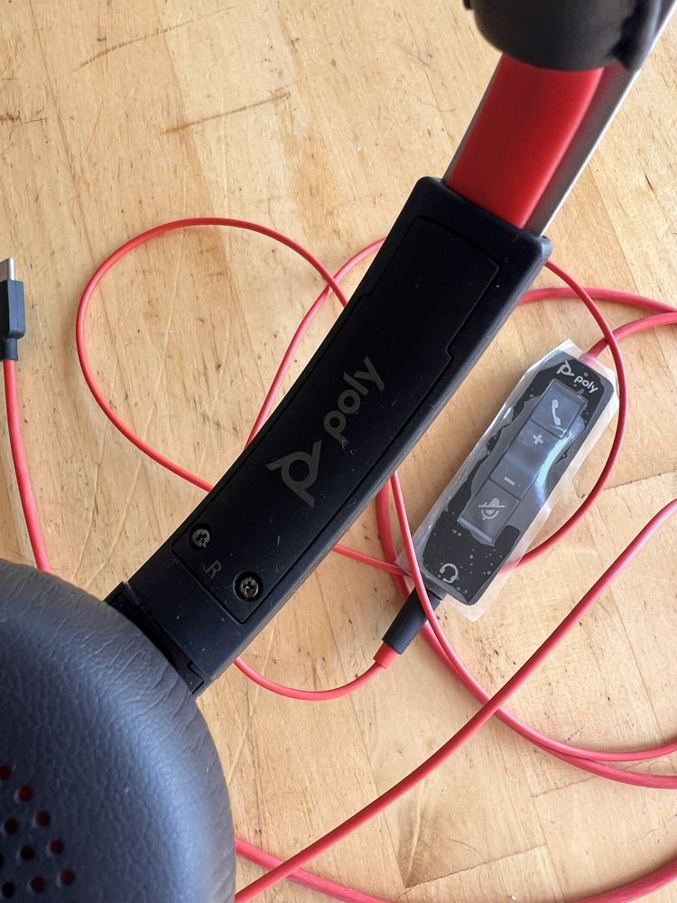 Ascultadores Poly com microfone