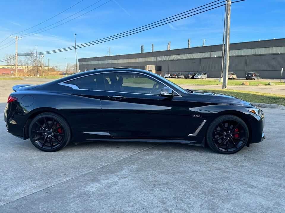 2019 Infiniti Q60 RED