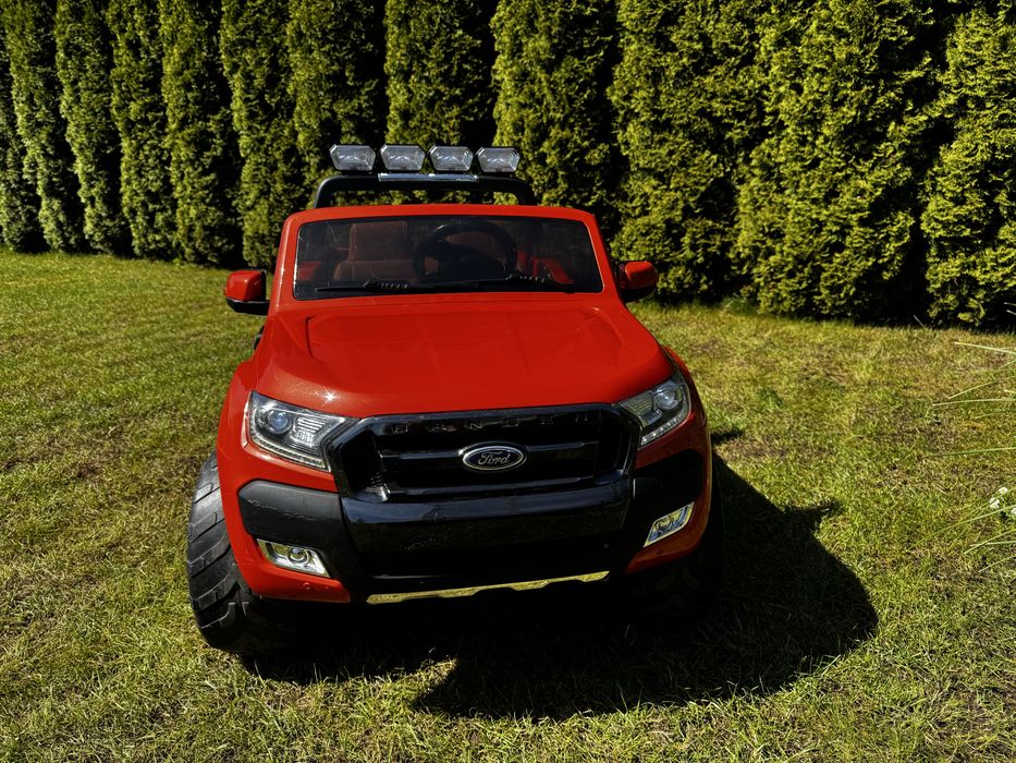 Samochod na akumulator Ford 4x4