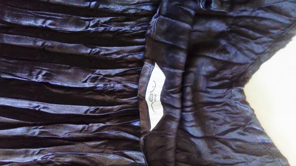 Bluzeczka na ramiączkach  rozmiar 12UK/40 obszyta koralikami cekinami