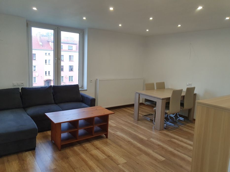 Mieszkanie 52mkw w Dzierżoniowie . Dwa pokoje plus garderoba