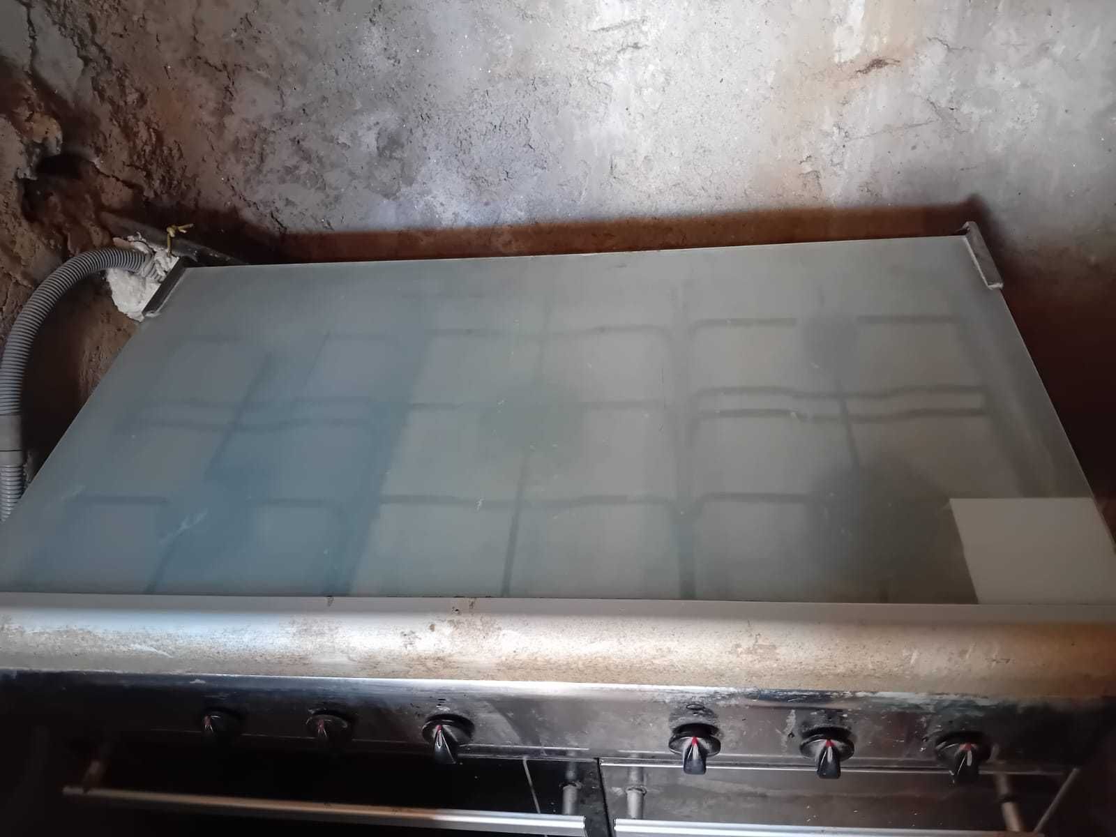 Fogao em mointo bom estado a Gaz 5 Bicos