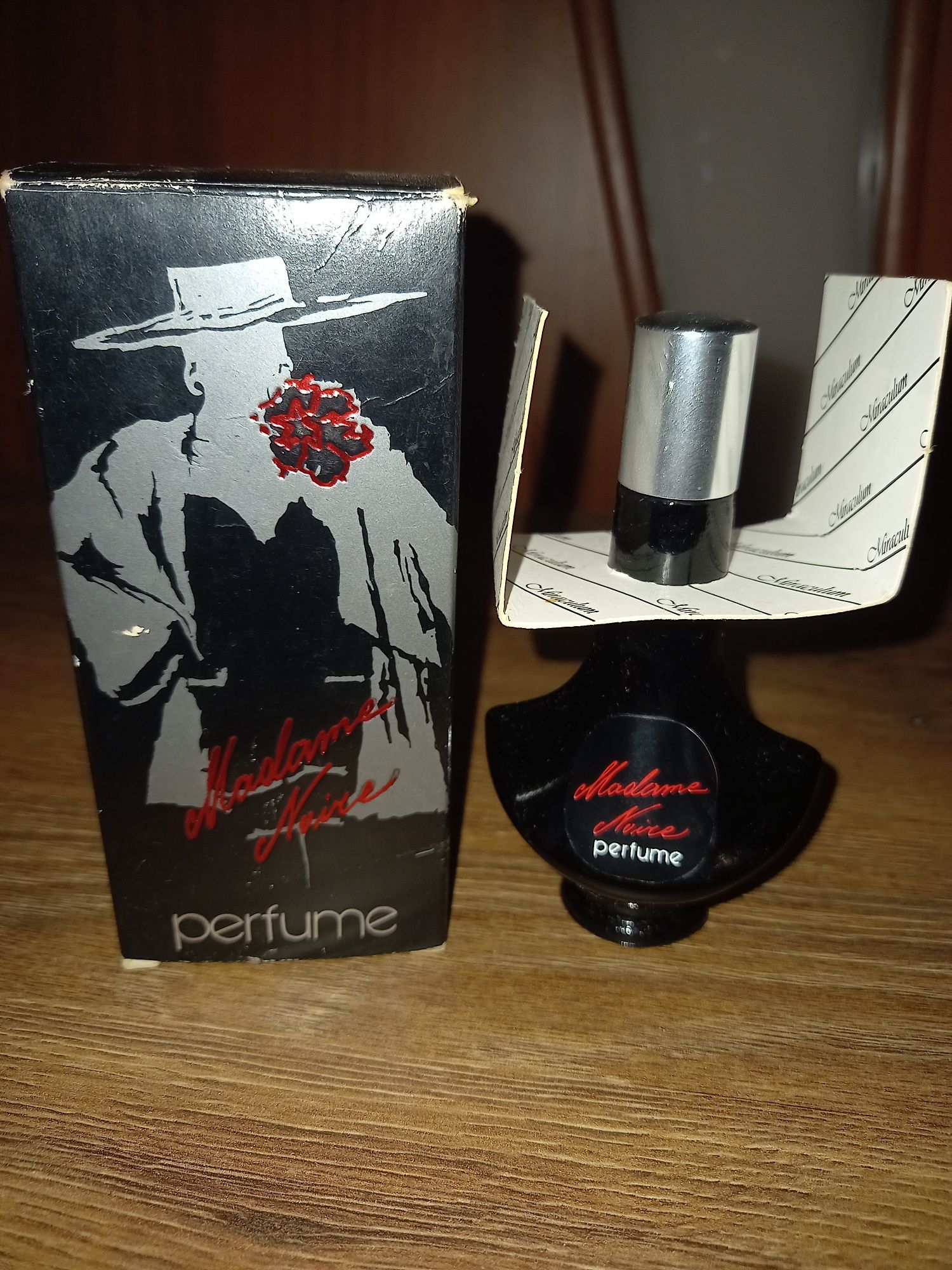 Продам раритетные духи "Madame Noire"