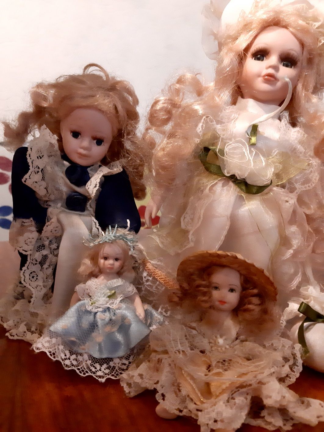 Продам фарфорові  ляльки