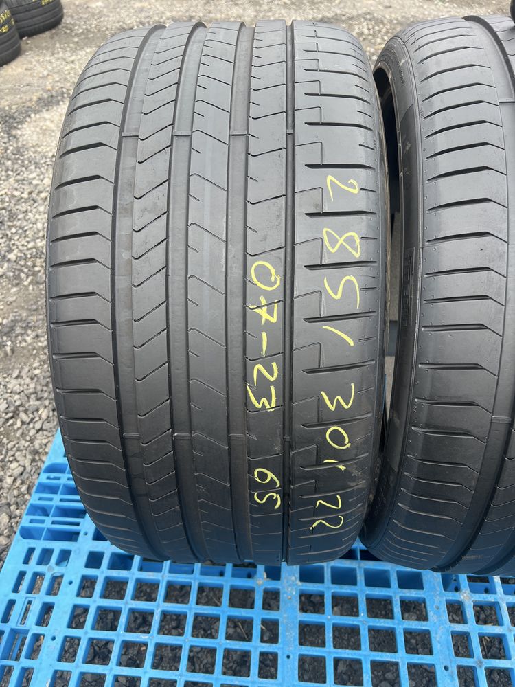 *Opony Pirelli O zero 285/30/22 para