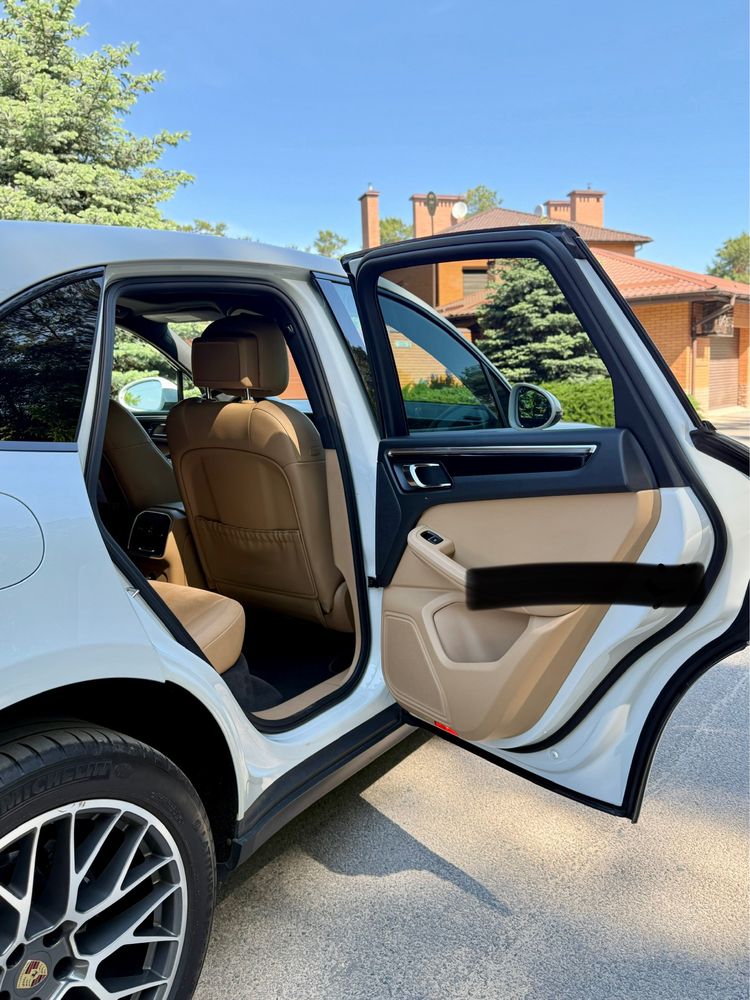 Porsche Macan 2.0 White Pearl