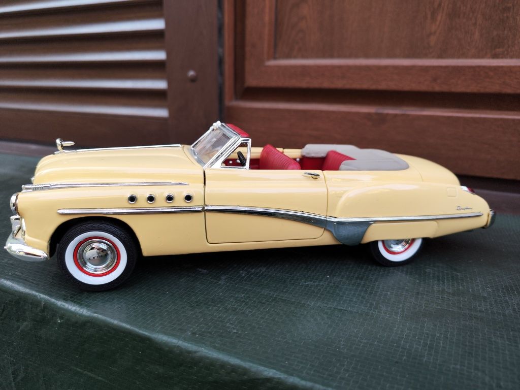 Buick roadmaster 1:18 MotorMax