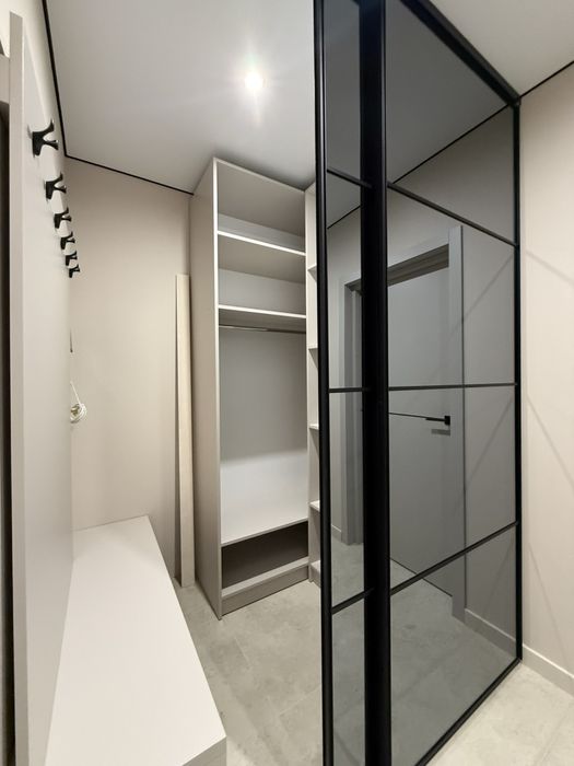 Продаж! Однокімнатна квартира з виглядом на озеро