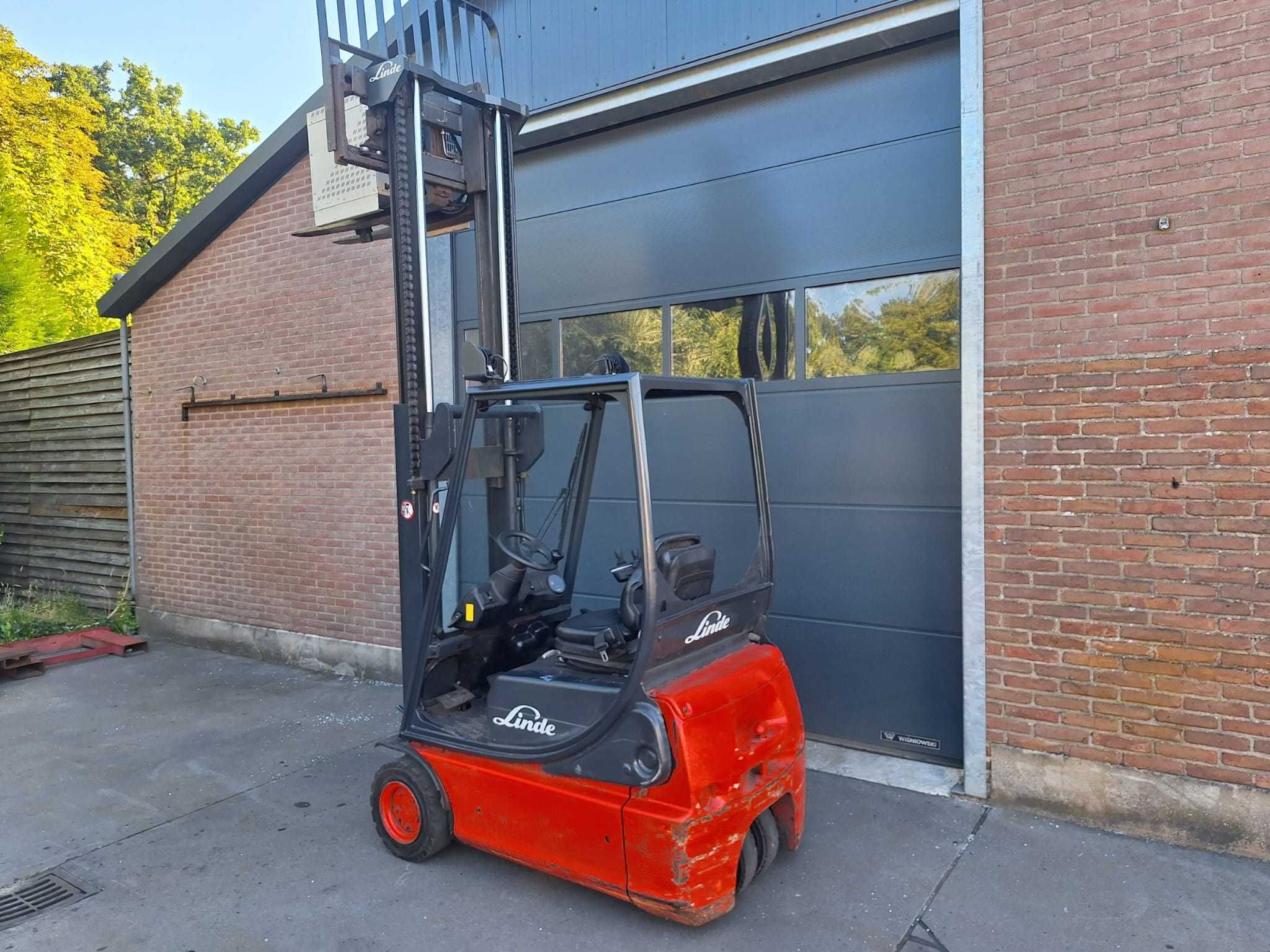 Empilhador Elétrico 1400kg - LINDE E14 2,90m