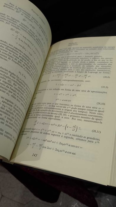 Física Teórica: Mecânica - 1 Volume - L. Landau e E. Lifshitz