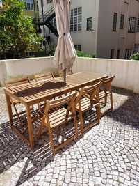 Conjunto mesa cadeiras e guarda sol