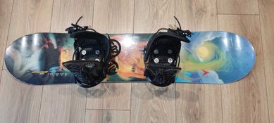 Snowboard K2 z wiązaniami 111cm. Stan BDB. Promocja przedświąteczna!