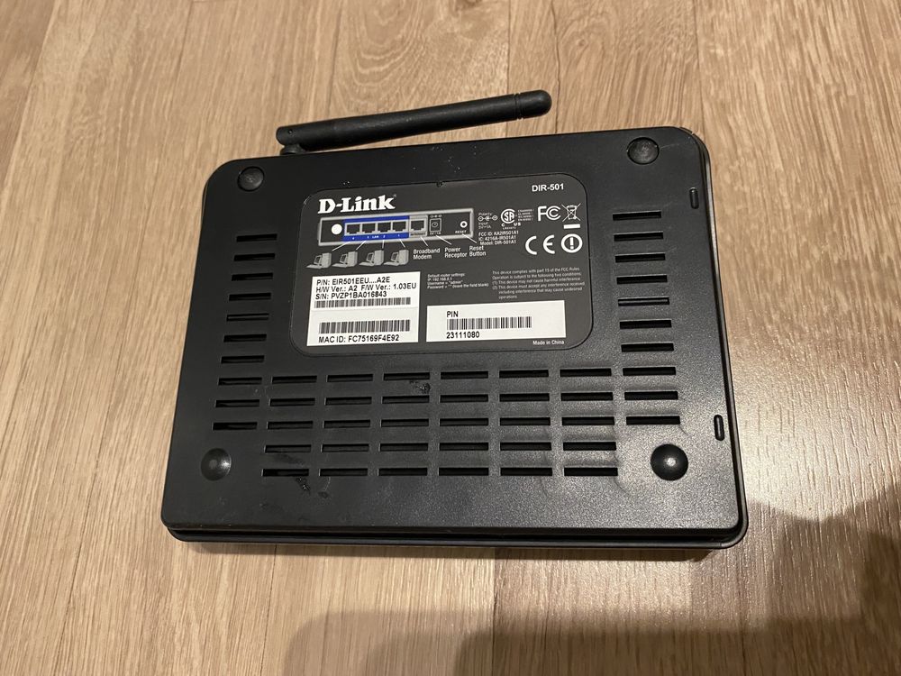 Router DLink green