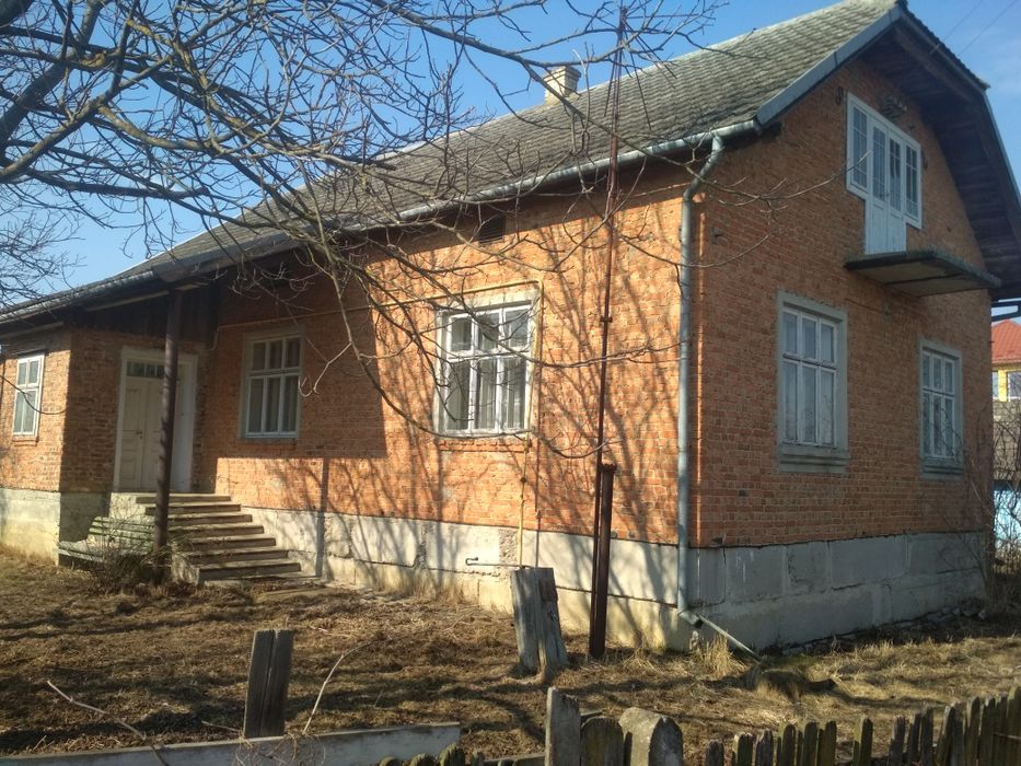 Продам цегляний будинок