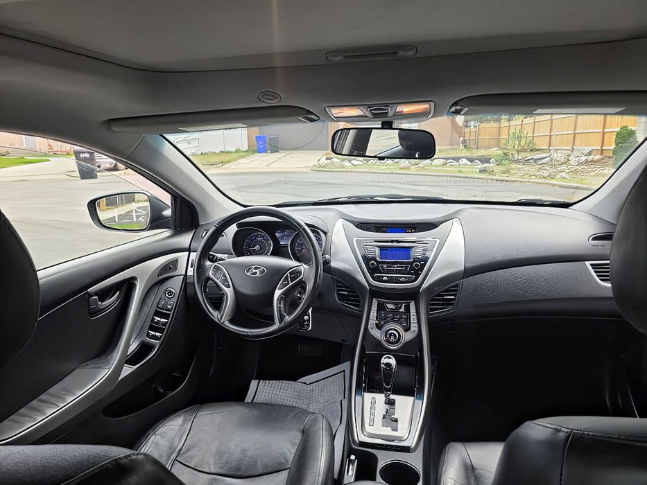 Hyundai Elantra      2013