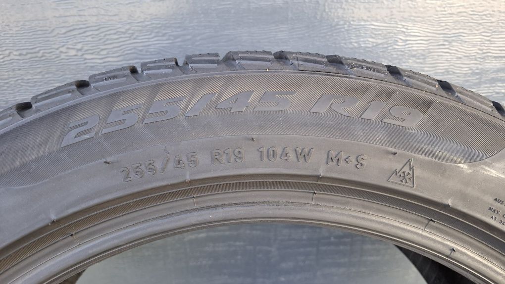 Pirelli 255/45 R19 Sottozero 3 6.4 mm 104 W