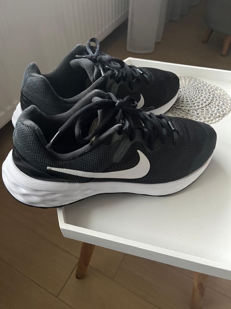 Buty nike revolution