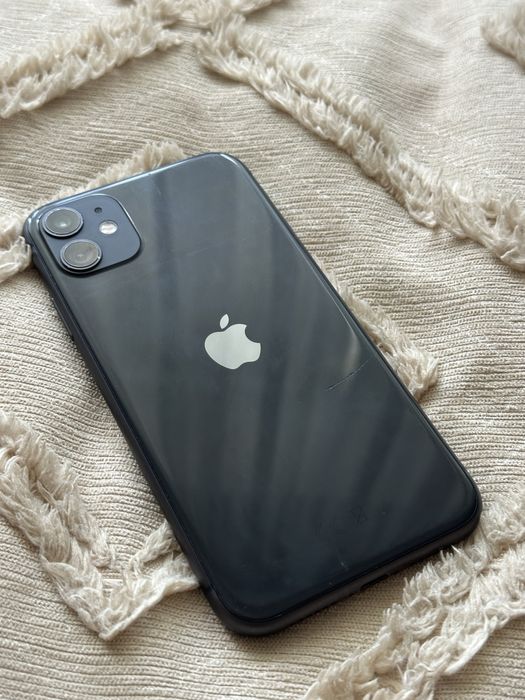 Продам 11 айфон в хорошому стані