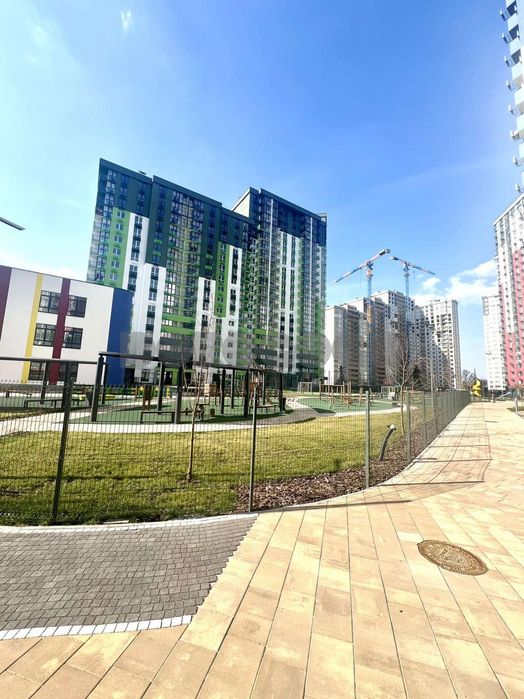 Продаж 2к квартири 76 кв.м в ЖК Сирецькі Сади, Сирець