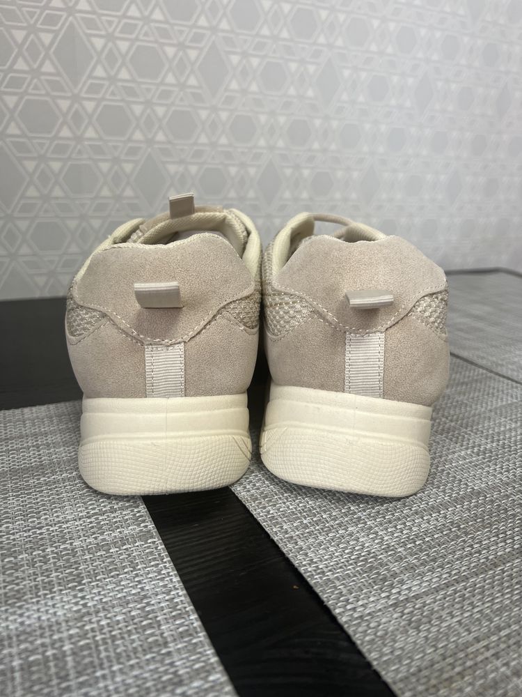 Кроссовки кросівки beige  41 розміри