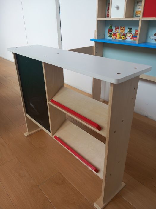 Zabawkowy drewaniany sklep/stragan Playtive