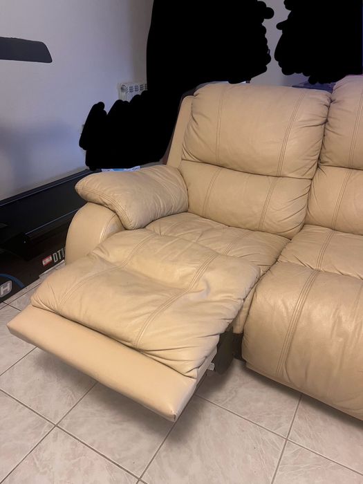 Sofá de 3 Lugares + Poltrona Chaise Longue — Reclináveis e em Pele
