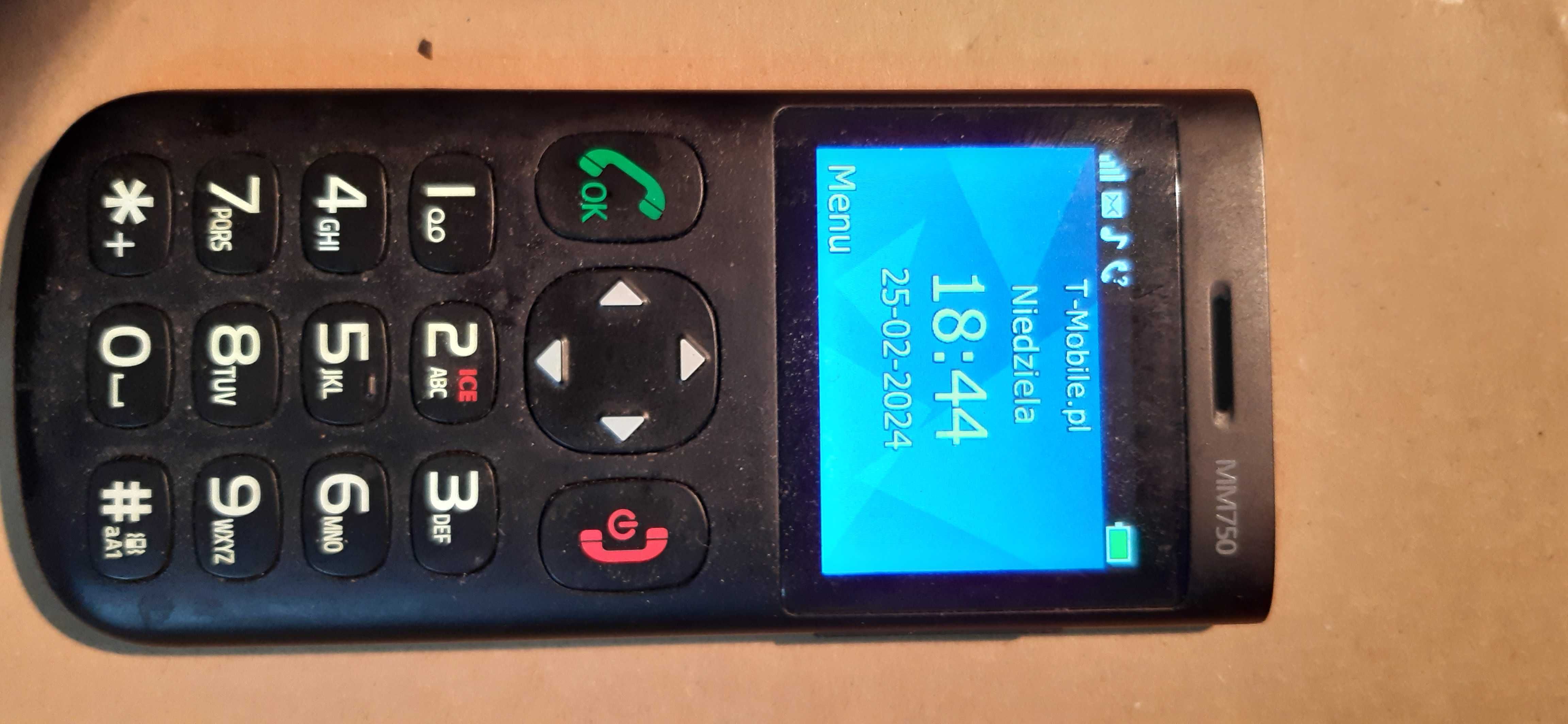 Telefon komórkowy Maxcom MM750