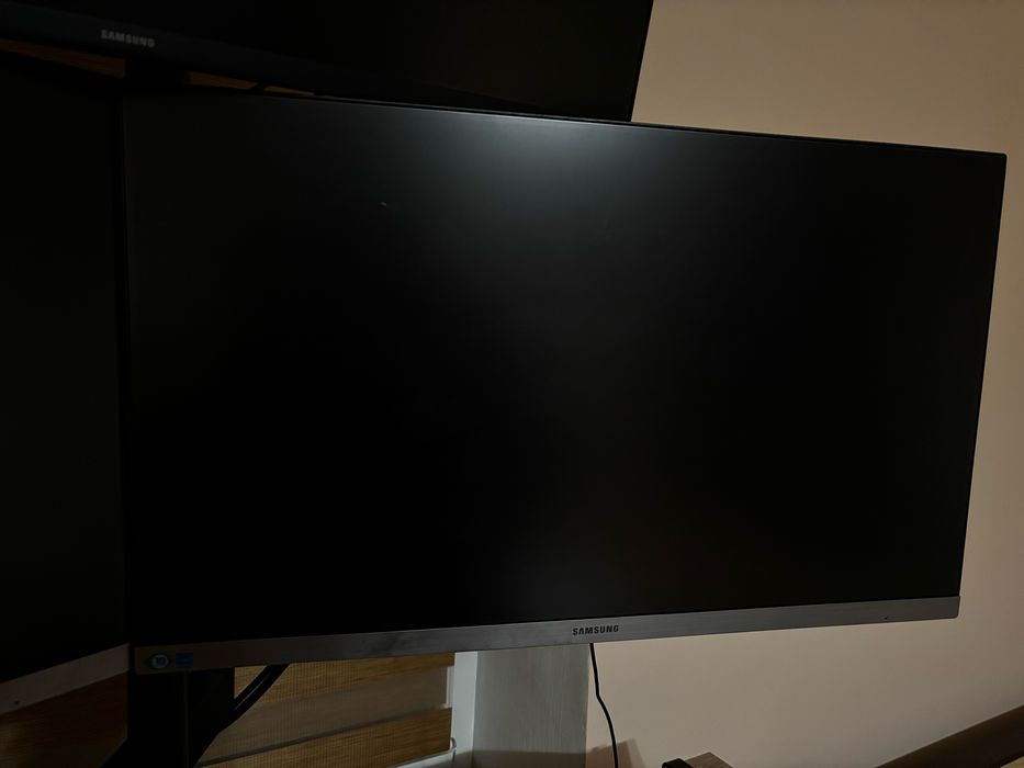 Монітор Samsung S24R650FDI