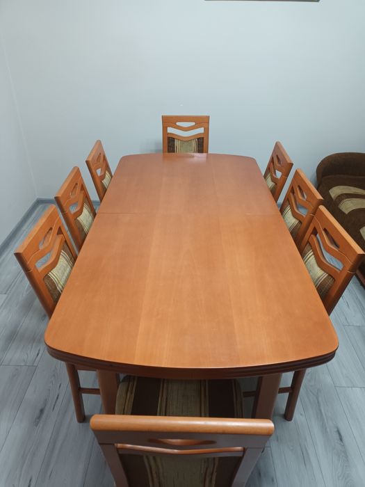 Stół pokojowy z krzesłami