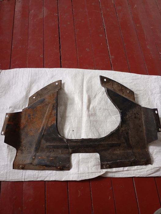 Продам грязьову зашиту двигуна Ваз 2101-07