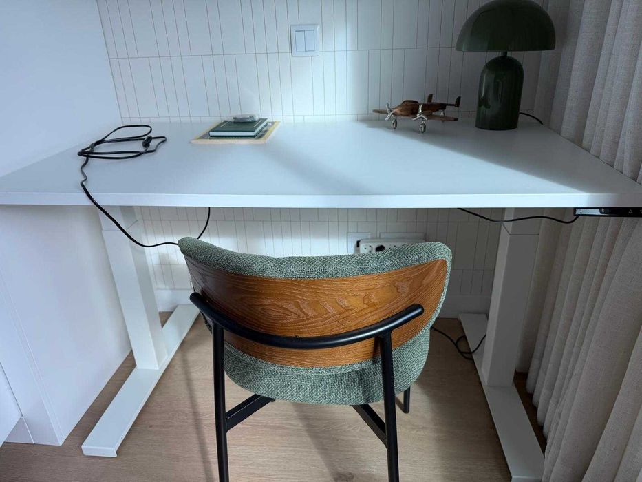 Mesa Elevatória Elétrica 130x72 — Nova, Montada e Pronta a Usar