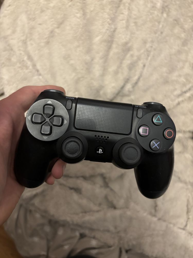 Джойстик на PS 4