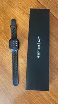 На гарантіі Apple Watch Series 7 Nike GPS 45 mm