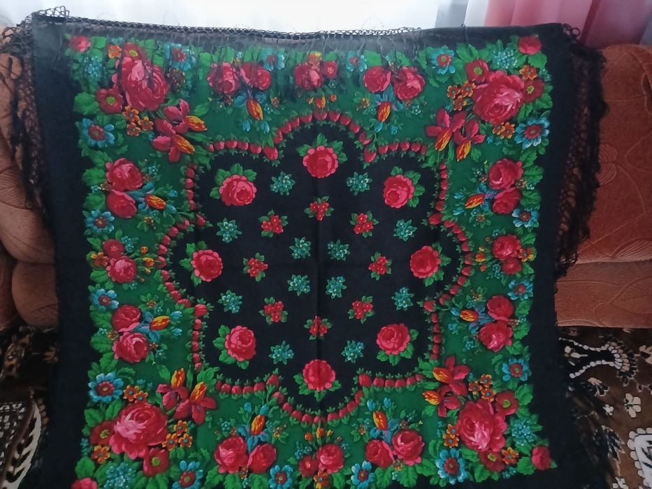 Народні хустки з тороками