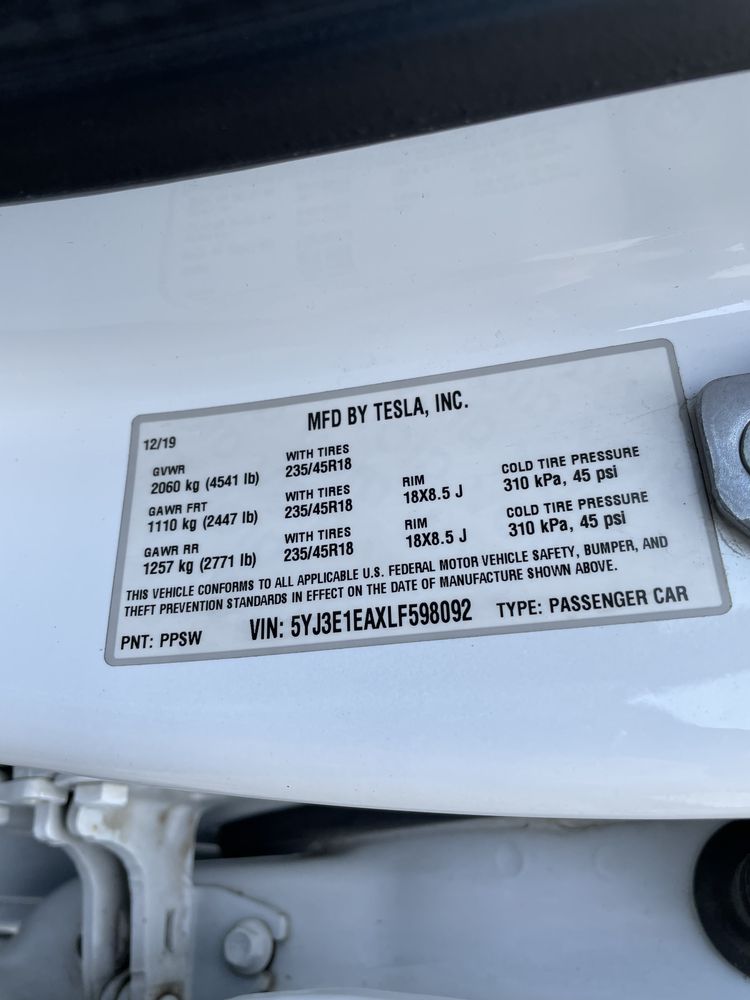 Tesla M3, Тесла модел 3