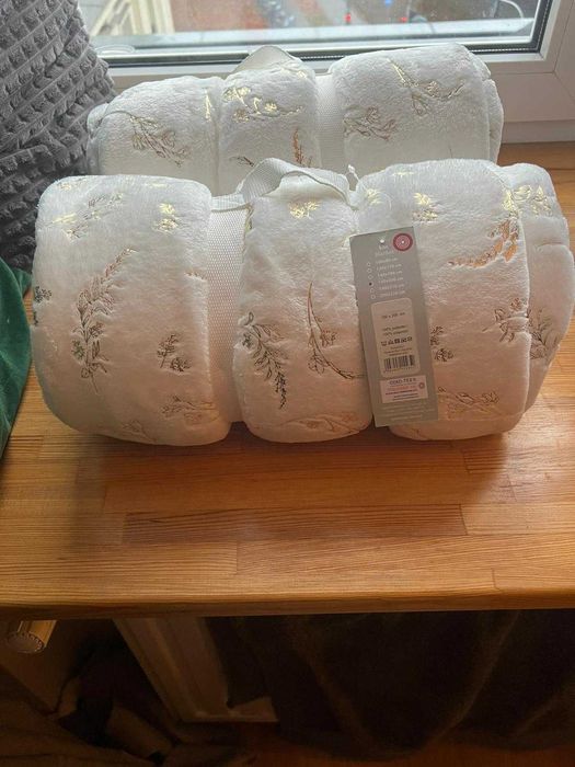 Okazja - Nowy koc Home & You  150 x 200 cm.